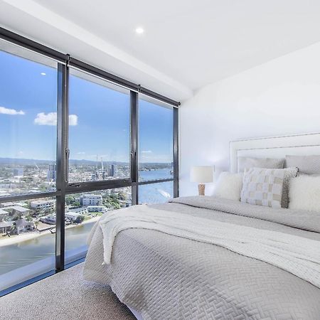 Circle On Cavill - Hosted By Coastal Letting Apartman Gold Coast Kültér fotó