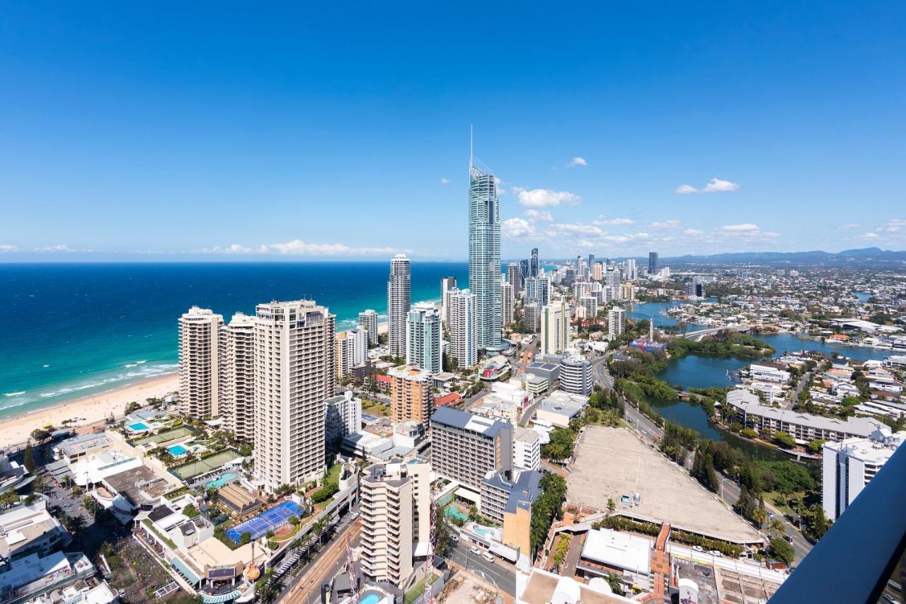 Circle On Cavill - Hosted By Coastal Letting Apartman Gold Coast Kültér fotó