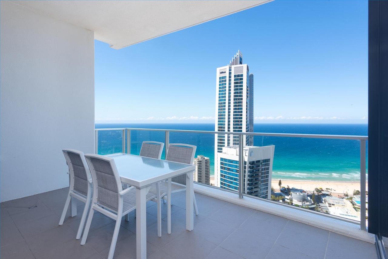 Circle On Cavill - Hosted By Coastal Letting Apartman Gold Coast Kültér fotó