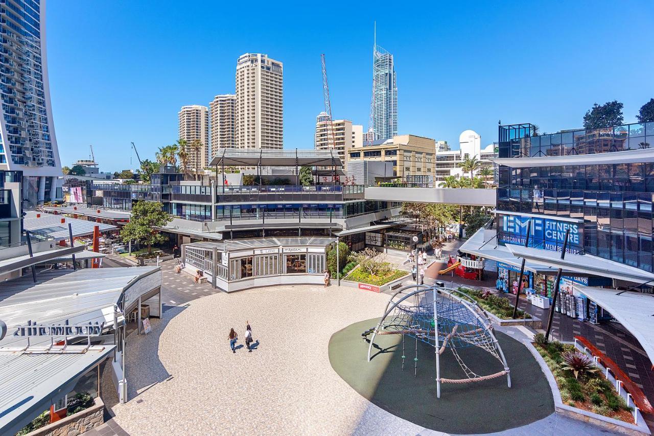 Circle On Cavill - Hosted By Coastal Letting Apartman Gold Coast Kültér fotó