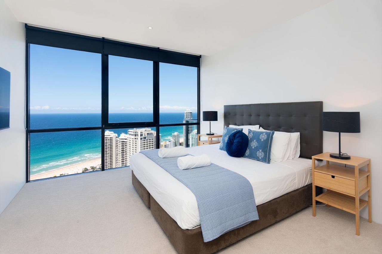 Circle On Cavill - Hosted By Coastal Letting Apartman Gold Coast Kültér fotó