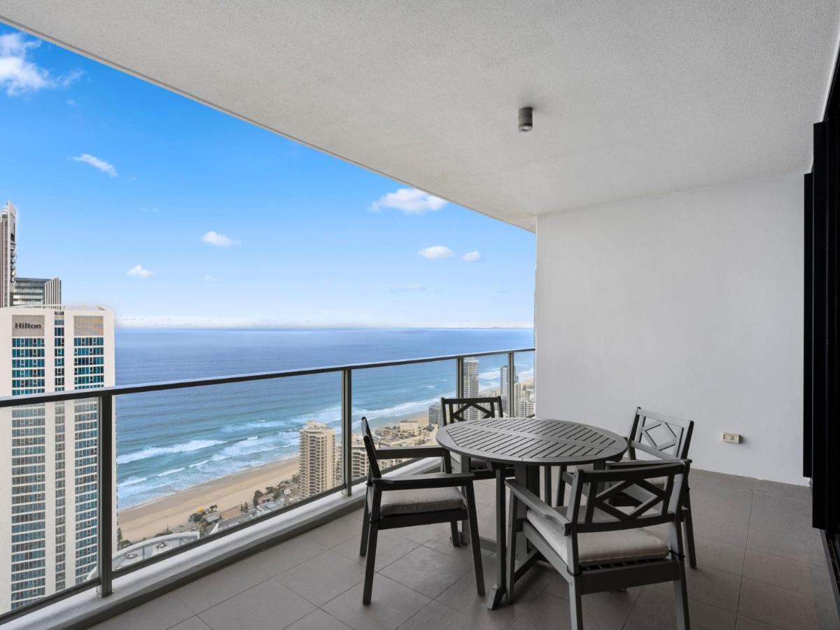 Circle On Cavill - Hosted By Coastal Letting Apartman Gold Coast Kültér fotó