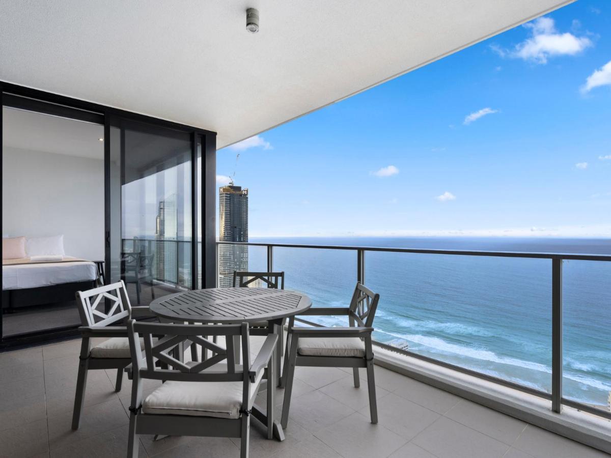 Circle On Cavill - Hosted By Coastal Letting Apartman Gold Coast Kültér fotó