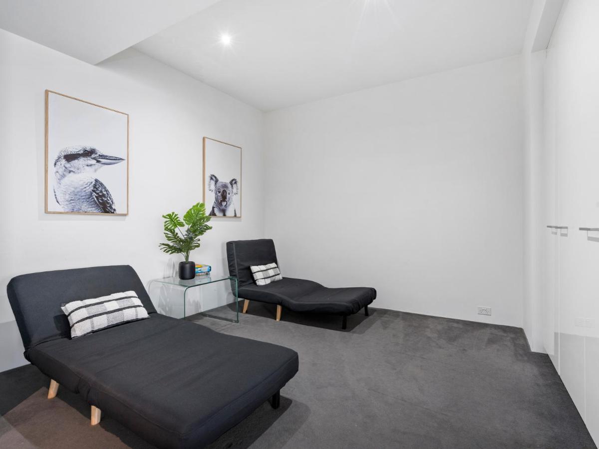 Circle On Cavill - Hosted By Coastal Letting Apartman Gold Coast Kültér fotó